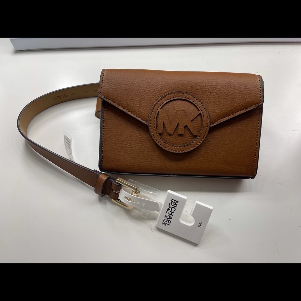 MICHAEL KORS FANNY PACK 🤎